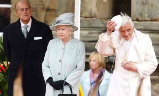 Paus Benedictus XVI Mengunjungi Ratu Elizabeth II. sumber:www.penakatolik.com