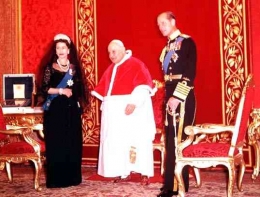 Ratu Elizabeth dan Pangeran Philip Bertemu Paus Yohanes XXIII. sumber:www.penakatolik.com