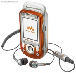 Sony Ericsson W 500, salah satu lineup Walkman series. Setiap pembelian di sertakan denan headset khas Sony yang mantap ( Foto: GSM Arena)