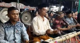 Ilustrasi pargonsi sedang memainkan Gondang Bolon di Samosir (Foto: Screen shoot Youtube Gomgom Simbolon)