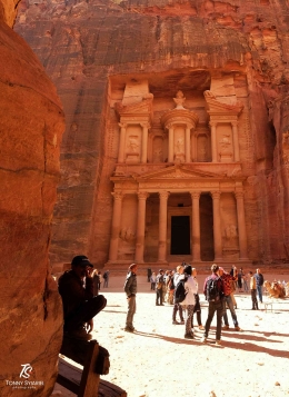 The Treasury atau Al-Khazneh di Petra, Yordania. Sumber: dokumentasi pribadi