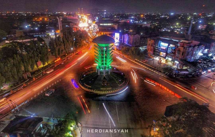 Tugu Kota Cilegon (foto Instagram Herdiansyah @asepherdiansyah75)