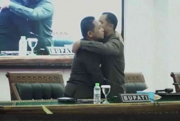 Bupati Lumajang dan Anang Ahmad Syaifuddin Usai mengundurkan diri dari Jabatannya sebagai ketua DPRD Lumajang, sumber : wahananews.co