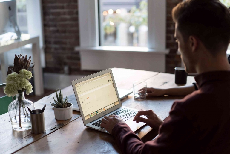 bench-accounting-c3v88boorom-unsplash-6321fa4a8804130b8f10e582.jpg