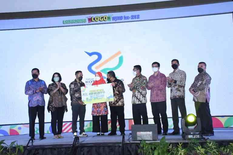 Launching Logo HUT Kota Bandung ke-212. Photo: https://buseronlinenews.com/2022/07/29/danlanal-bandung-hadiri-launching-logo-hari-jadi-kota-bandung-ke-212/