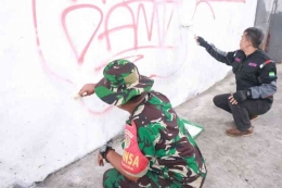 Partisipasi aparat keamanan sambut Bandung Berulang Tahun. Photo: https://mediapolri.id/menyambut-hut-ke-212-dandim-061-kota-bandung-lakukan-bersih-bersih-di-fasilitas-umum/