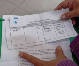 Surat panggilan PLN Kota Bekasi kepada pelanggan 450 VA (foto: dok Nur Terbit)