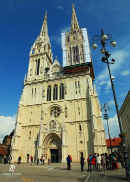 Katedral Zagreb yang berarsitektur gotik.| Sumber: dokumentasi pribadi