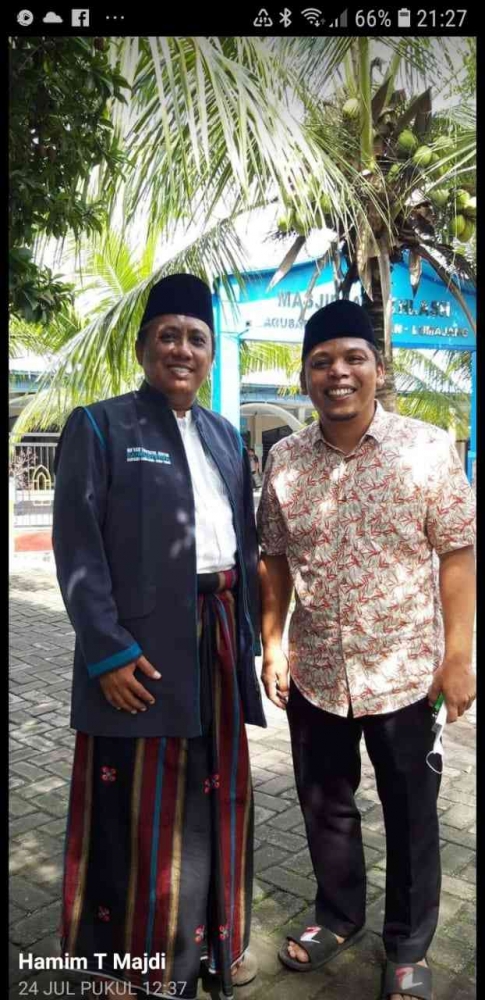Baju batik : Anang Akhmad Syaifuddin Ketua DPRD Kabupaten Lumajang penampilannya sangat sederhana (Sumber Gambar : Hamim Thohari Majdi)