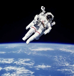 Banyak yang ingin menjadi astronaut, namun hanya segelintir yang terpilih. (Sumber: Wikimedia Commons)