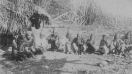Suku Seboyo yang berada di tepi pantai, sumber Foto koleksi catatan Belanda. 