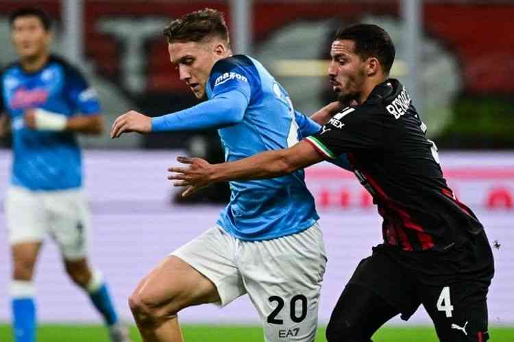 Napoli berhasil mengalahkan AC Milan 2-1 dalam lanjutan Liga Italia. Foto: AFP/Miguel Medina via Kompas.com