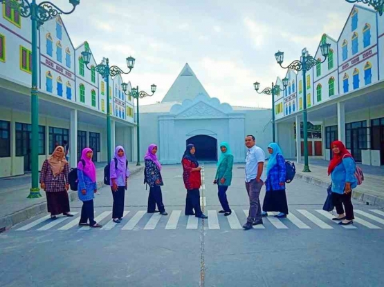 Sumber : History of Java