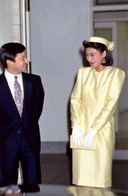 Bertunangan Putri Masako yang anggun dengan ketika itu Putra mahkota Naruhito: Foto JMPA