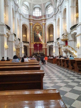  Bagian dalam Gereja Kathedrale Sanctissimae Trinitatis | Sumber: Dok Pribadi