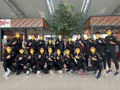 Sembilan atlet wushu Indonesia serta pelatih dan ofisial yang mendampingi ke World University Sport Combat Games 2022 di Samsun, Turki. (Foto: PB WI).