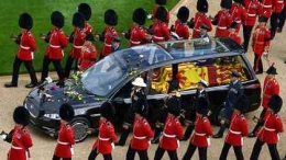 Ratu dimakamkan dari Westminster ke peristirahatan terakhir 19/9/22: Foto via tagesc/de.