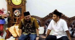 Sugeng dan Tasdi terlihat sedang berdiskusi. (Foto/Media LBHPK).