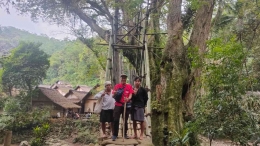 Jembatan bambu di Kp Gajeboh: Baduy Trip
