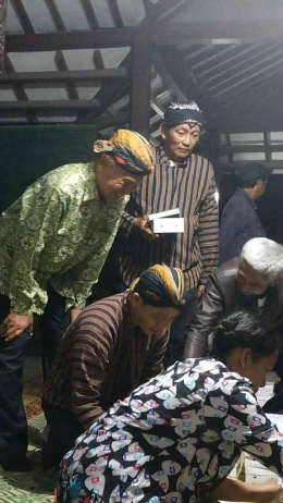 Suasana guyup usai acara ritual (Dokumen Pribadi)