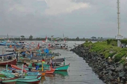 Perahu Tradisional Para Nelayan Kecil di Muncar - Hikmal Akbar Ibnu Sabil 