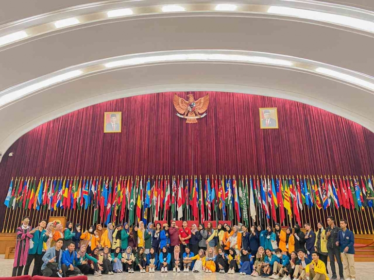 Mahasiswa PMM Inbound Universitas Pendidikan Indonesia saat di Museum Konferensi Asia Afrika  (dokpri)