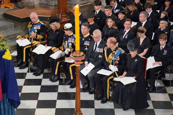 London dijaga super ketat ketika berlangsungnya upacara pemakaman di Westminster Abbey.| Sumber: Mirropix/MEGA/www.nypost.com