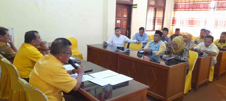 Rapat DPD Partai Golkar Padang Pariaman terkait pelaksanaan HUT ke-58. (foto dok damanhuri)