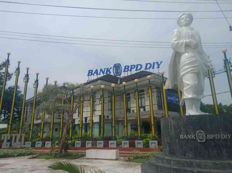 Patung Pangeran Diponegoro di pusat kota Bantul. | Dokumen pribadi.