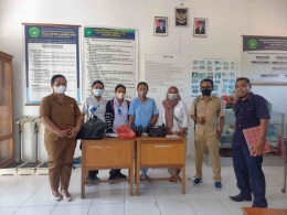 Foto bersama Tim Kesehatan dari UPTD Puskesmas Nagi Kecamatan Larantuka di Laboratorium Kesehatan SMK Sura Dewa Larantuka/Dokpri