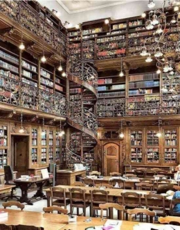 The Municipal Law Library, Munich.Sumber foto: FB page For reading Addicts)