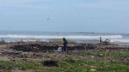 (Coastal clean-up oleh Tim KKN-T IPB University/dok. pribadi)