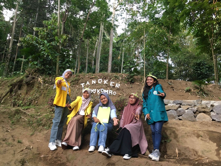 Foto bersama Mentor di Tanoker Ledokombo, dok. pribadi