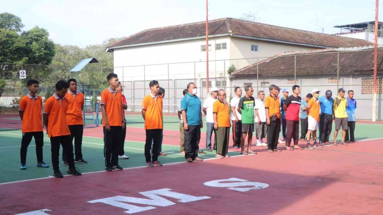 UMS gelar Tenis di lapangan Tenis kampus 1 UMS, sambut Harijadi ke-64 Universitas Muhammadiyah Surakarta. Foto Humas UMS