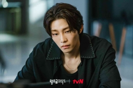 KIm Jaeyoung sebagai selebriti Kang Haejin (sumber: tvN)