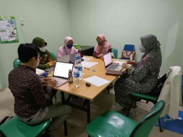 Kegiatan Magang Dosen IPE Prodi Farmasi Universitas Ahmad Dahlan (UAD) di RSI Sultan Agung Semarang (Foto: Farmasi UAD)