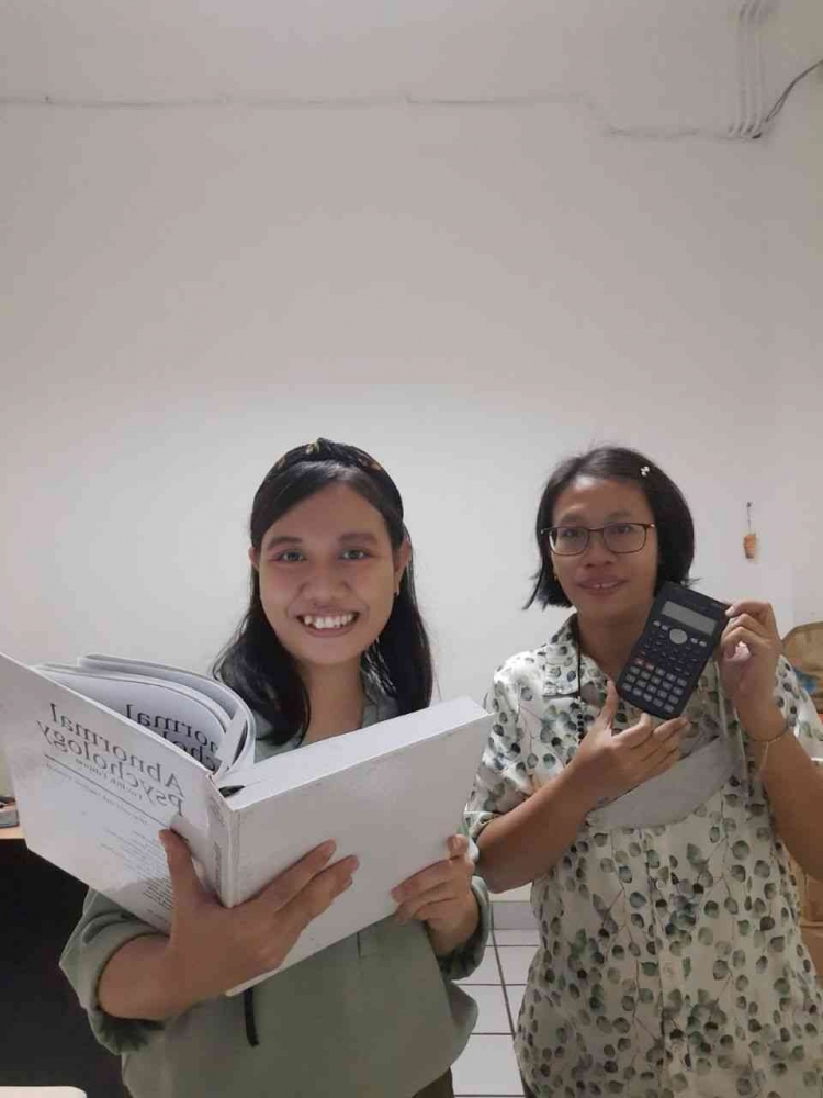 Patricia Astrid dan Fransiska Desy- Guru SMP Don Bosco 2 (dokpri)