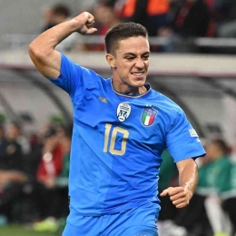Giacomo Raspadori pencetak gol pertama Italia ke gawang Hongaria dalam laga terakhir fase Grup 3 (27/09) (Sumber: https://twitter.com/EURO2024)