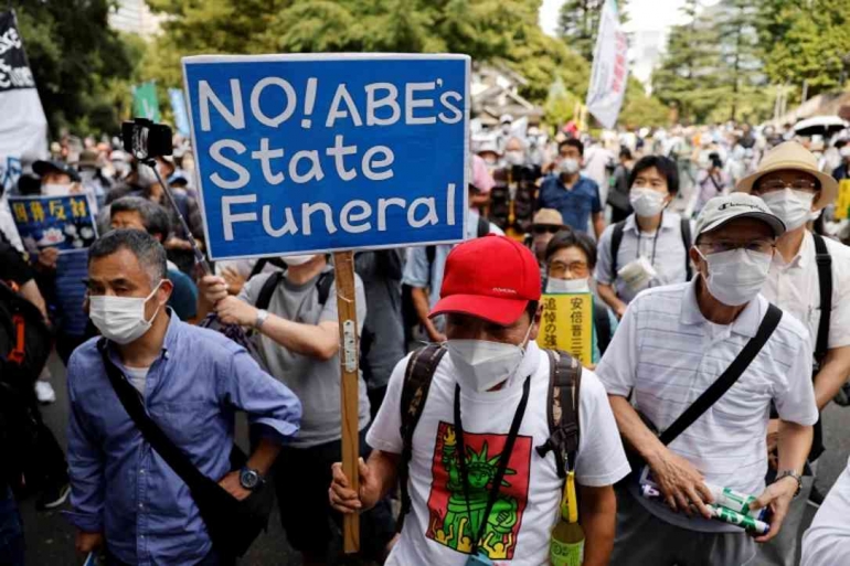 Pemakaman kenegaraan Abe membuat Jepang terbelah. Photo: Issei Kato/Reuters 