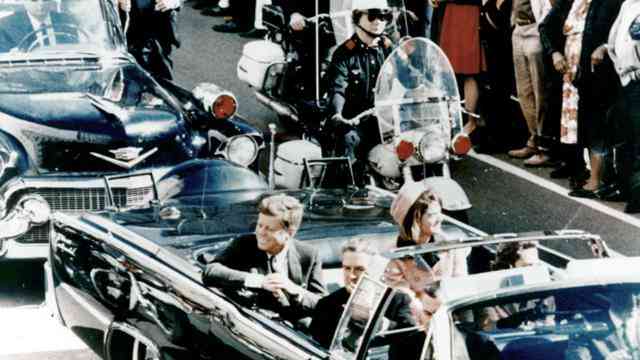 Foto sebelum JFK ditembak (Sumber : liputan6.com)