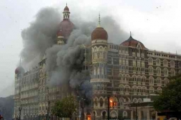 Serangan teror Mumbai pada tanggal 26 November 2008 | Sumber: outlookindia.com
