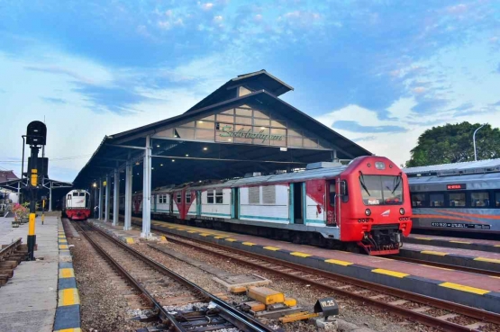 Foto KA Prameks di Stasiun Solo Balapan dari getlost.id