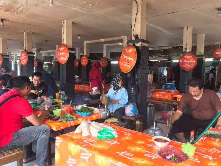 Puluhan penjual Sate Maranggi ada di Kampung Maranggi Plered, Kecamatan Plered, Purwakarta. | Dokumentasi pribadi