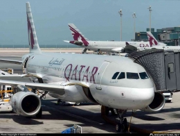 Jangan sampai ketinggalan pesawat. Ilustrasi foto pesawat Qatar Airways di bandara Hamad-Doha. Sumber: Mehrad Watson / www.planespotters.net