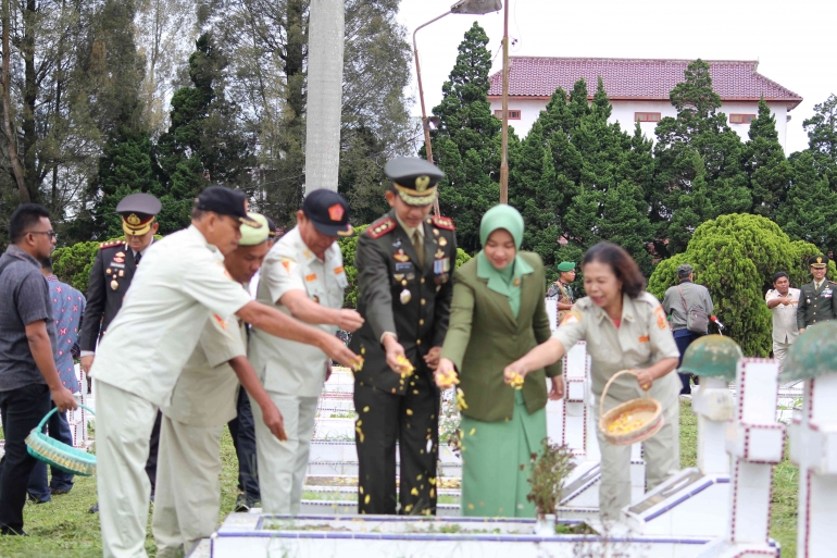 Dok Makodim 0205/TK tanggal 30092022Ziarah Nasional HUT Ke 77 TNI Tahun 2022Di Taman Makam Pahlawan Kabanjahe 