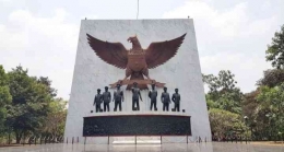 Tugu Pahlawan Revolusi, Komplek Monumen Pancasila Sakti Lubang Buaya. Sumber: tribunjakarta.com