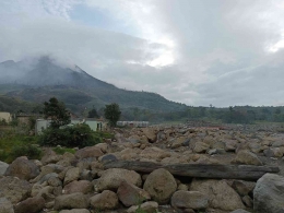 Jejak kedahsyatan erupsi Gunung Sinabung yang  memporakporandakan desa Sigarang-garang (Dok. Pribadi)