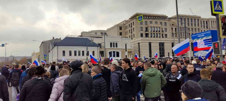 Jutaan warga Rusia di kota Moskow dan sekitarnya yang datang ke selebrasi (Dokumen Pribadi)