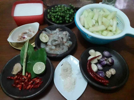 Foto bahan sambal goreng kulit semangka. Dokpri yuliyanti