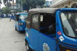Angkutan umum penumpang roda tiga di Jakarta | Sumber: Kompas.com
